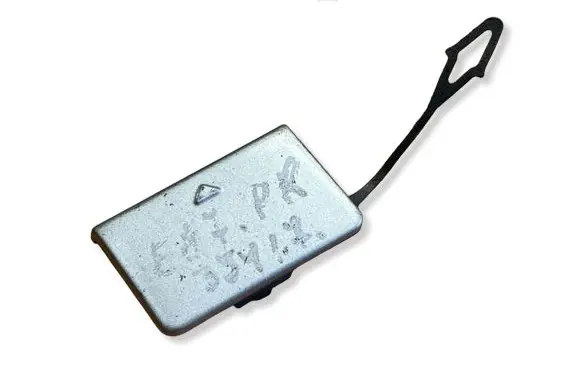 BMW 1 E81 E87 Front tow hook cap/cover 7117623