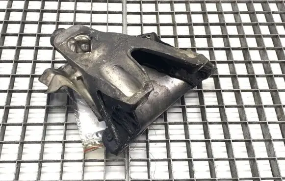 BMW X6 F16 Engine mounting bracket 6864614