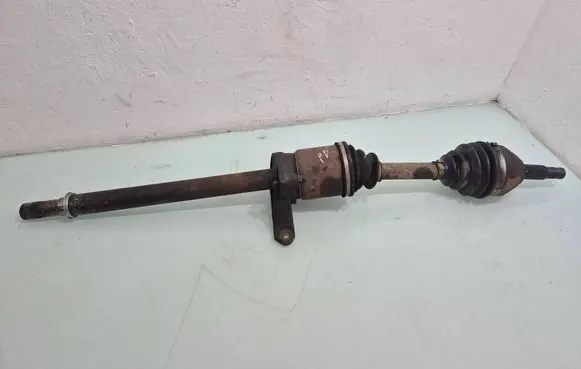 Nissan Qashqai+2 Front driveshaft 