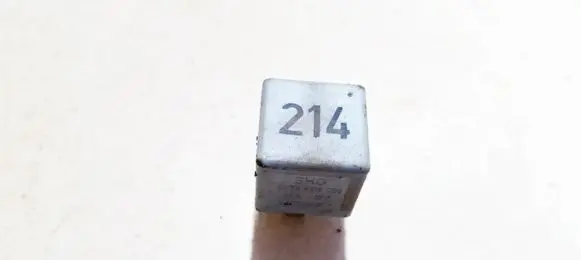 Audi A4 S4 B5 8D Other relay 899512000 443951253k