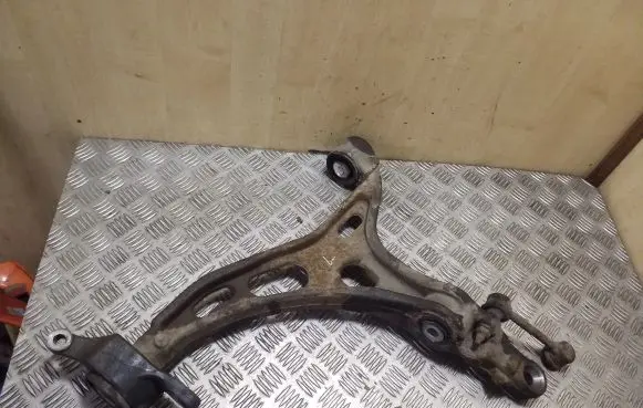 Jeep Grand Cherokee Front lower control arm/wishbone 68022605AD