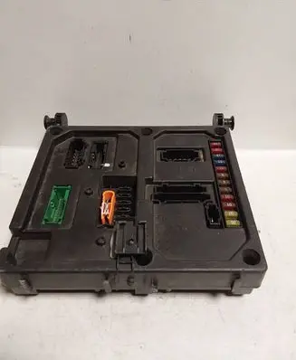 Volkswagen Sharan Fuse module S110730300 620249337