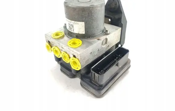 Audi A4 S4 B5 8D Master brake cylinder 8W0614517H