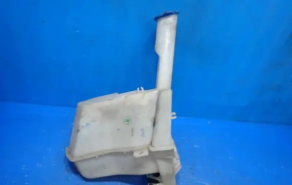 Hyundai i10 Windshield washer fluid reservoir/tank 98610-B4000 98610B4100