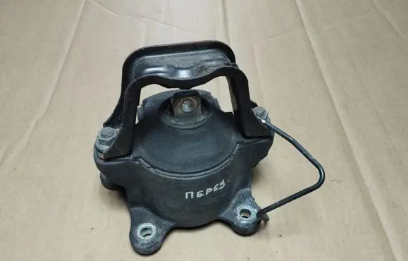 Honda Accord Engine mount bracket