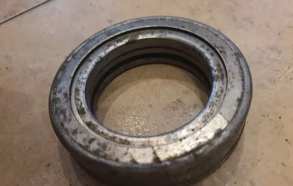 GAZ 24-10 clutch release bearing 688911C9