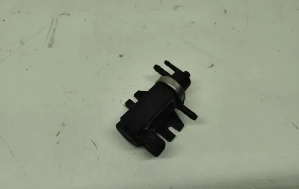 Volkswagen PASSAT B6 Turbo solenoid valve 1H0906627 98T012 72190320