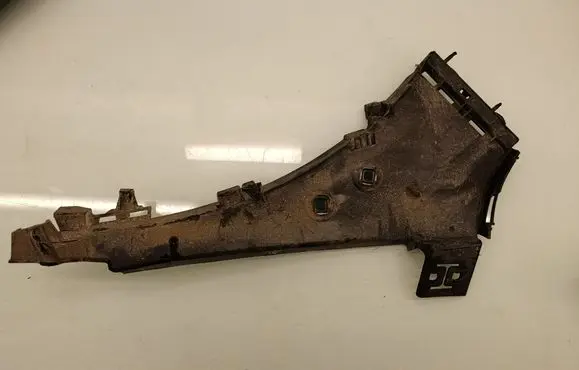Front bumper mounting bracket