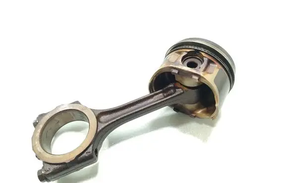 Renault Clio III Piston with connecting rod 