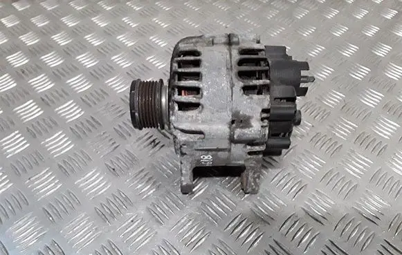 Dacia Duster Generator/alternator 231005770R 2612249B