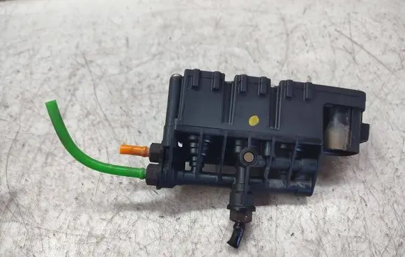 Land Rover Range Rover L322 Air suspension valve block RVH500060