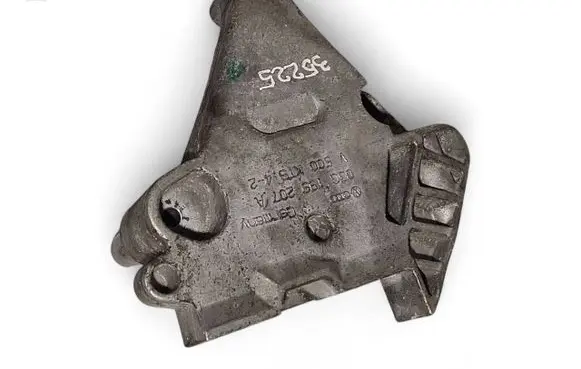 Volkswagen Golf V Engine mounting bracket 03G199207A