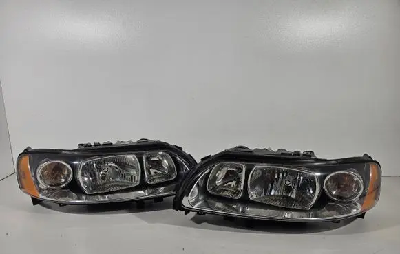 Volvo V70 Headlights/headlamps set 125917022026