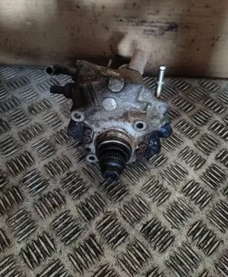 Mercedes-Benz B W246 W242 Fuel injection high pressure pump 28447439