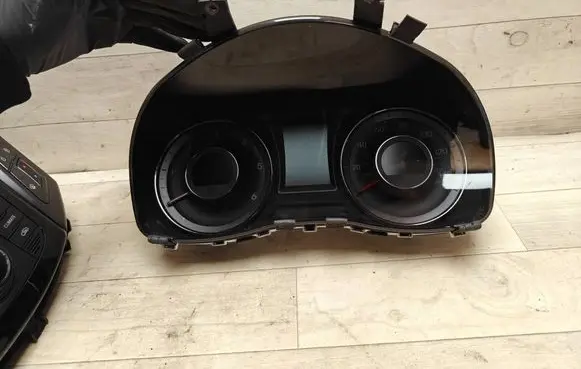 Hyundai i40 Speedometer (instrument cluster) 940033Z050 11001784000H