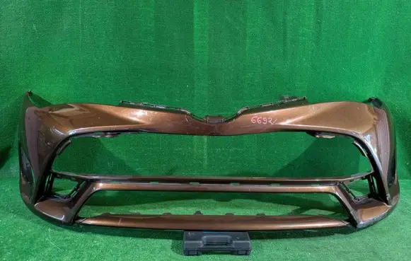 Toyota Avensis T270 Front bumper
