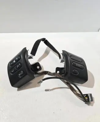 Toyota Corolla Verso AR10 Steering wheel buttons/switches 