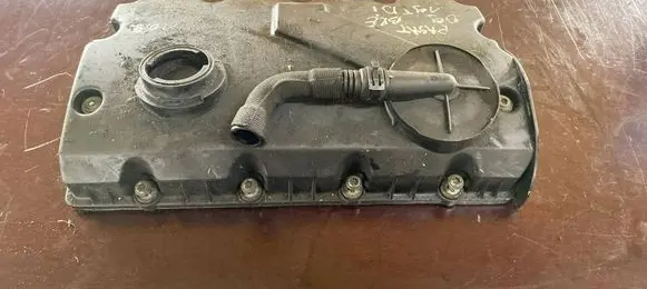 Volkswagen PASSAT B6 Rocker cam cover 03G103475N