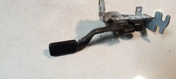 Toyota RAV 4 (XA20) Fuel tank opening switch 
