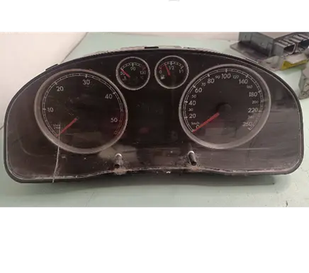 Volkswagen PASSAT B5.5 Speedometer (instrument cluster) 3B0920805A 11008005100