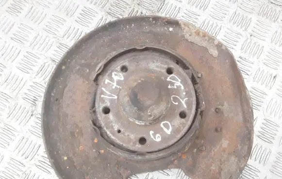 Rear wheel hub spindle/knuckle
