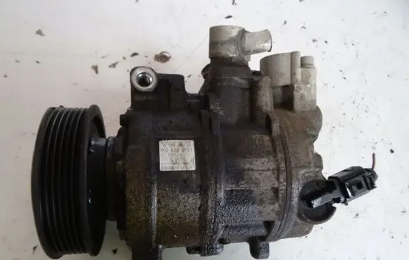 Volkswagen Golf V Air conditioning (A/C) compressor (pump) 1K0820859T