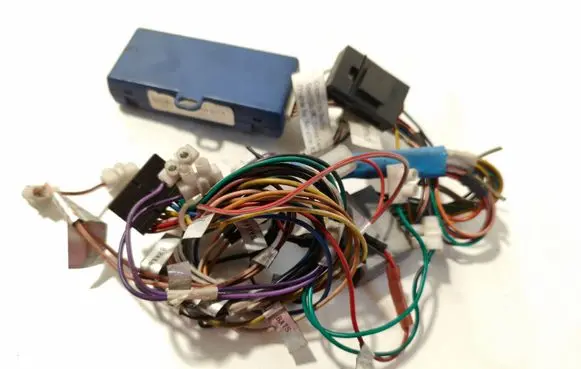 Chrysler 300 - 300C Sound system wiring loom C2RCHY4