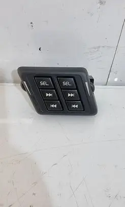 Head unit multimedia control
