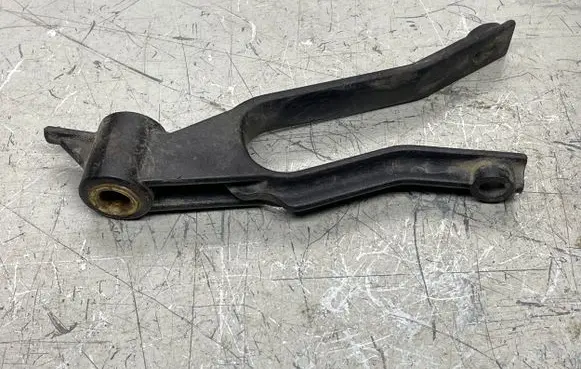 Opel Zafira B Radiator mount bracket 13162131