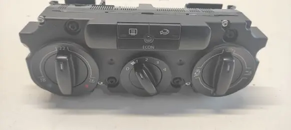 Volkswagen Golf V Climate control unit 743138