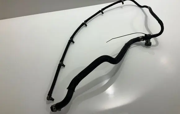 Mercedes-Benz E W211 Fuel injector supply line/pipe 