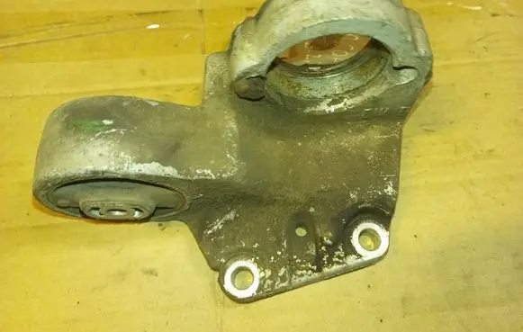 Peugeot 607 Driveshaft support bearing bracket 9631448280