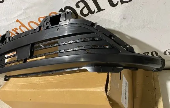 Hyundai Kona I Front bumper lip 86560DDAD0
