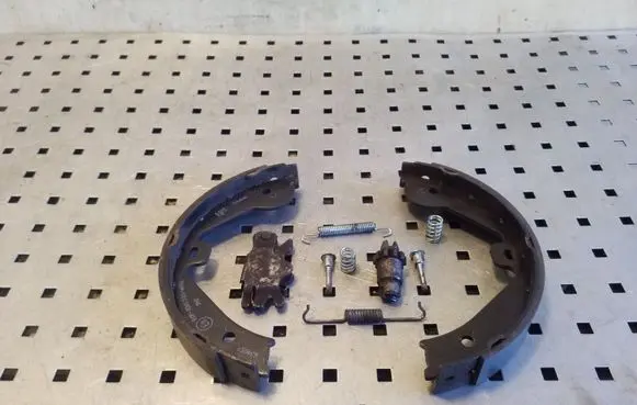 Mercedes-Benz ML W164 Handbrake/parking brake pads 
