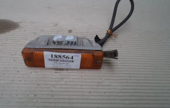 Volkswagen Golf II Front indicator light