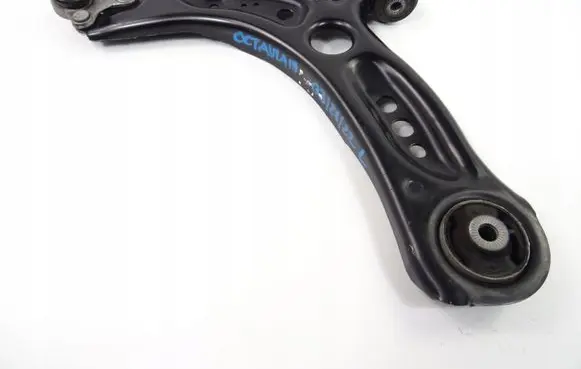 Skoda Octavia Mk3 (5E) Front lower control arm/wishbone 5Q0407151L