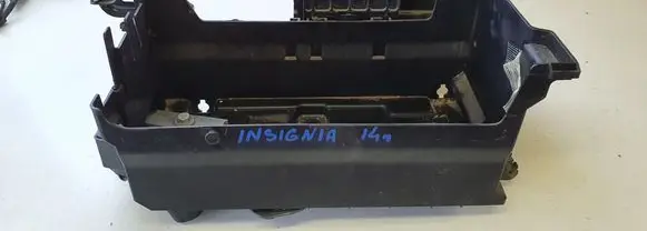 Opel Insignia A Battery box tray 