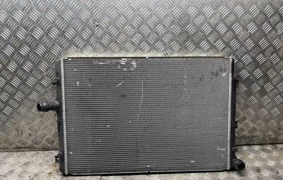 Volkswagen PASSAT B6 Coolant radiator 3C0121253Q