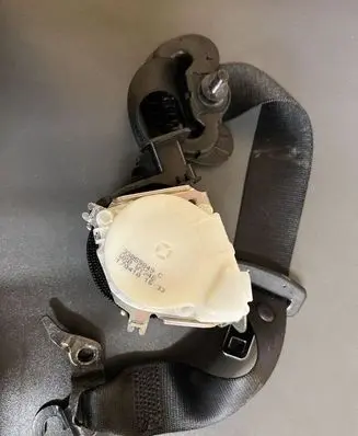 BMW 3 E90 E91 Front seatbelt 33059849