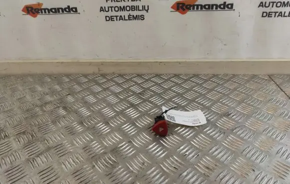 Opel Vivaro Hazard light switch 904889