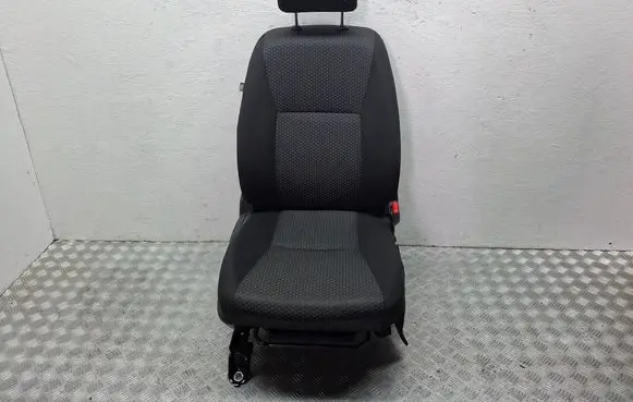 Toyota Verso Front passenger seat 714300F280B1 780600F010B0 719100F030B1