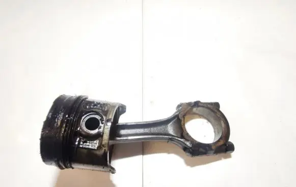 Nissan Almera Piston with connecting rod 57J1