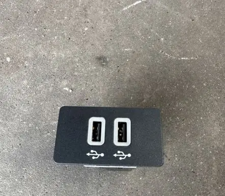 USB socket connector