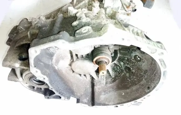KIA Carnival Manual 5 speed gearbox 4300038050 Y061110151