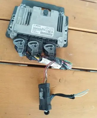 Peugeot 3008 I Engine control unit/module 9666986680 0281013334