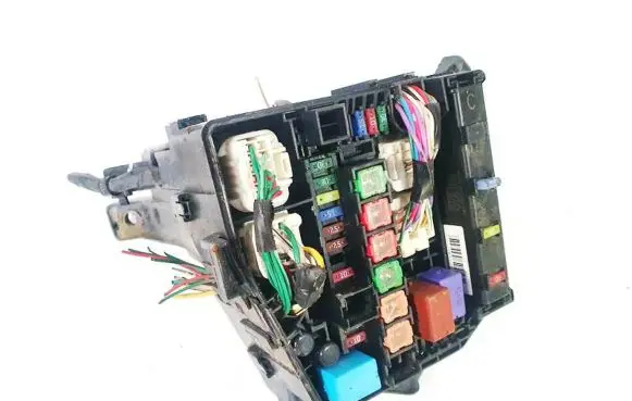 Toyota Yaris Fuse box set 7178r0a2
