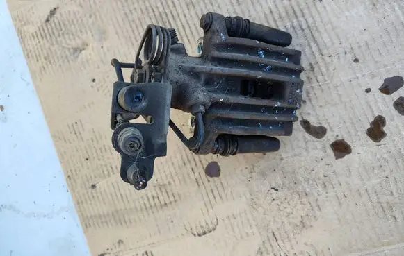 Rear brake caliper