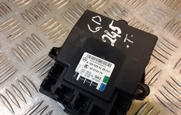 Mercedes-Benz A W169 Door control unit/module 1698209226 A1698209226