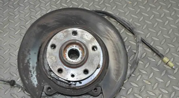 Volkswagen Touareg I Rear wheel hub