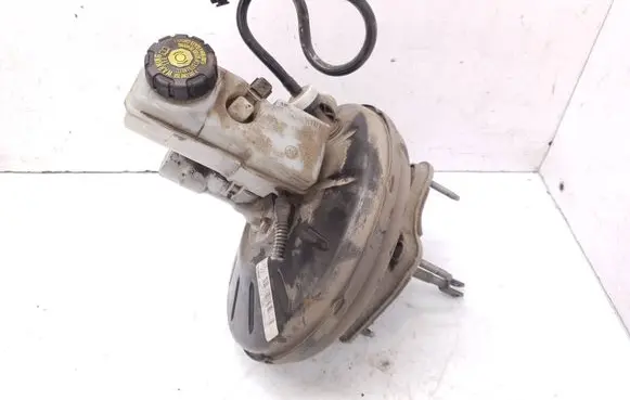Renault Clio IV Brake booster 472103202R